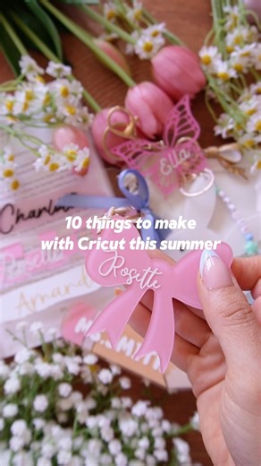 Comment “Cricut’ for the blank information! 10 projects with Cricut x acrylic blanks ❤️ These are all beginner-friendly Cricut craft, you can just cut vinyl and decorate your blanks with your creativity! 💕 DIY bookmark is one of my favorites though, because I have so many of these and personalized to make it special for each person I given it as a gift. Never fails to make my friends and family happy, it’s such a nice add-on item to birthday gift, baby shower gift, etc 😊 Which one if your favo