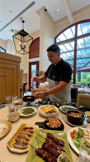 5.7K views · 38 reactions | Filipino food with modern touch - Sentro 1771, the first in modern Filipino cuisine! The ambiance, vibe and the food - it's like traveling back in time with that nostalgic taste of Filipino dishes. My top choices and highly recommended when you dine here: Corned Beef Sinigang Rated GG Fresh Smoked Fish Spring Roll Fried Suman with Mangoes #sentro1771 #modernfilipino 菱 SENTRO 1771 | Our Daily Ulam | Facebook