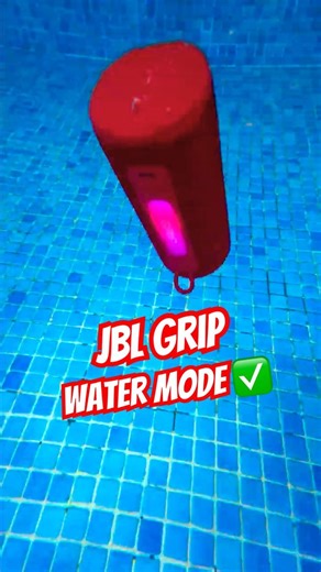 Red Grip Underwater 🔊💦