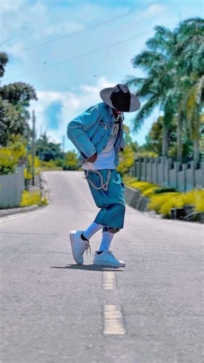 C-Walk Tutorial in 30 Seconds #captboby #dance #youtubefeeds