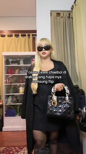 Samsung Flip Phone Parody in a Genesis Car #Halloween