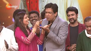 13M views · 493K reactions | ಜನ್ಮದಿನದ ಸಂಭ್ರಮದಲ್ಲಿರುವ ವಿಜಯ್ ಪ್ರಕಾಶ್ ಅವರಿಗೆ ಪತ್ನಿಯ ಕವಿತೆ ಉಡುಗೊರೆ, ಜೀ಼ ಕನ್ನಡ ಕುಟುಂಬದ ಶುಭಾಶಯದ ಸುರಿಮಳೆ! #HappyBirthday #Vijayprakash #SRGMPChampionship #ZeeKannada #BayasidaBaagilutegeyona | Zee Kannada | Facebook