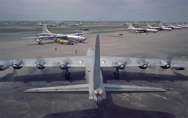 最清晰的B36超级轰炸机影片，10台发动机