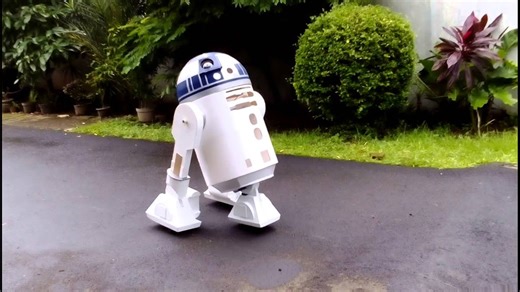 Motorized foam R2-D2 build test: Watch this DIY droid come to life