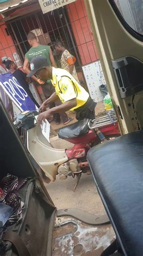This task force guy approached our driver and ask him to leave the road and park his vehicle well if he is intending to pick passengers, he went ahead to remove a bike another person parked, so that the driver can park well. You can hear the driver asking the conductor why he hasn't removed the bike he asked him to remove so he can park well, towards the end of the video. This can't happen in one state that I know.