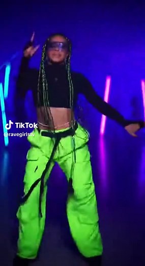 Rave Girls: Stylish Outfits and Dance Moves Revealed