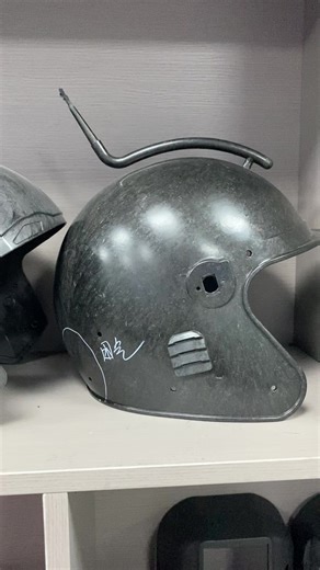 Injection-molded carbon fiber helmets – a new option for cost-effective solutions, with one helmet produced in just one minute. #LFTplastic #LCFplastic #Injection molding #Injection-molded carbon fiber #Injection-molded carbon fiber products