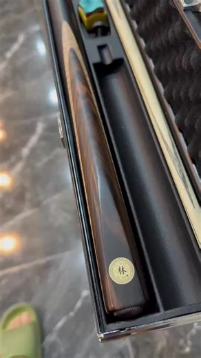 ไม้จากชุมพร ส่งกลับเรียบร้อยค่ะ😊 • อาบน้ำด้าม - ด้าน • เปลี่ยนหัว Pro Nu • เปลี่ยนปลอกไทเท • ต่อด้าม • เปลี่ยนป้ายของ LinQ #ร้านคิวที่ปิดดึกที่สุด #สนุ๊กเกอร์ #สนุ๊กเกอร์🎱 #ไม้สนุ้กเกอร์