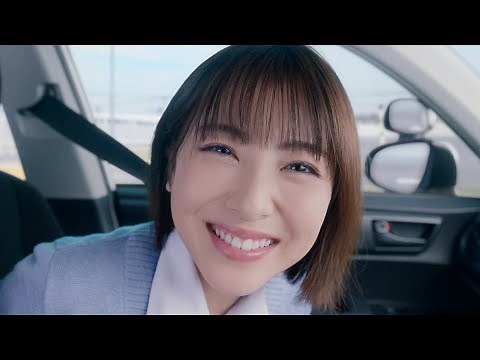浜辺美波、助手席からグイグイ超接近！キュートな教習所の教官に JA共済新CM「JAの自動車共済クルマスター」