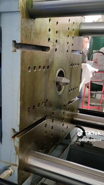 168-Ton PET servo injection molding machine to make preforms with warranty of parts 1.5years ,all international branded parts like Techmation PLC, Phase Servo motor, Sumitomo pump and Delta Servo Drive,Yuken Valves etc. #injectionmoldingmachine #ningbo #petbottle #plasticmould