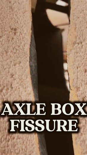 DUMPTRUCK KOMATSU 930E-4 it BROKE in HALF!! 😭⚙️