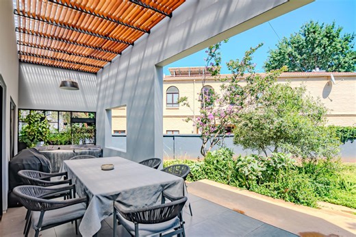 R 35 000 | 2 Bedroom Apartment in Silver Lakes Golf Estate | Private Property