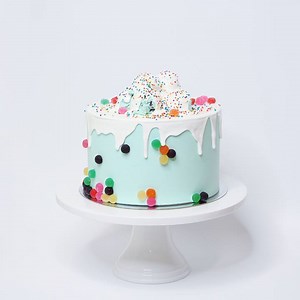 7.4K views · 127 reactions | INSIGHT ⠀⠀⠀⠀⠀⠀⠀⠀⠀ We never get sick of doing this cake ⠀⠀⠀⠀⠀⠀⠀⠀⠀ Goody Gum Drops Cake Vanilla bean cake layered with goody gum drop Swiss meringue buttercream and jelly tots, finished with white chocolate ganache drizzle, more jelly tots and 100's and 1000's ⠀⠀⠀⠀⠀⠀⠀⠀⠀ | Magnolia Kitchen | Facebook