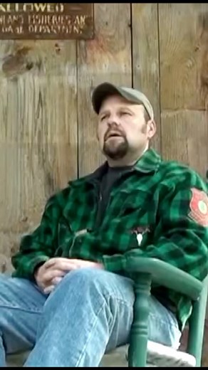 Tips on finding a big buck track from “Good Lee” Schanz! | Big Woods Bucks