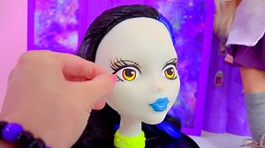 Makeup / Face Makeover On Monster High Style Head ! Toy Video