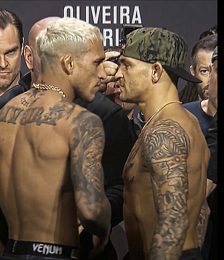 Charles Oliveira vs Dustin Poirier UFC Fight Highlights