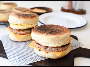 自家製豬柳蛋漢堡(滿福堡) *免焗爐*｜How to Make McMuffin (English Muffin) ｜Lockdown Recipe