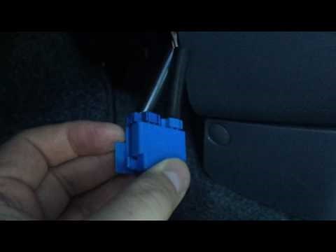 Find the Honda CR-V 1996-2001 OBD connector.