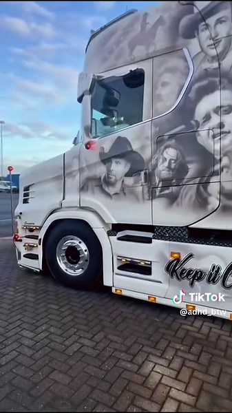 Exploring the Scania V8: Performance and Specs Overview