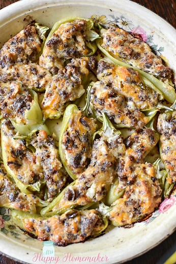 Easy Stuffed Banana Peppers With Sausage - Only 5 Ingredients