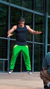 Aprenda fácil a dançar esse passo Tutorial Shuffle Dance - Miami Step Um passo muito utilizado também no rebolation dos anos 2000 - atual free step dance 🇧🇷 Gostou? Siga para mais vídeos #tutorial #dance #aprenda #shuffle #shuffledance | Gabriel Alves