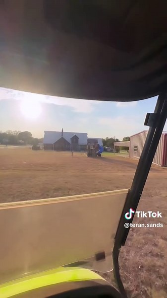Little drive around the compound ☀️ Here’s a little glimpse of the homes on the compound. It’s about 15 total acres and there are 6 homes counting my in-laws cottage they come to stay in sometimes. Some are saying it’s not enough land, but 1 acre per home would mean 15 homes here vs 6. And in Texas an acre lot is a nice size! So, to each their own, but this is plenty of space for me to maintain 😂 #barndominiums #barndominiumlife #familycompound