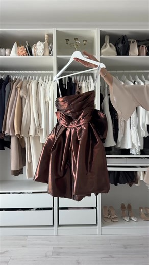 Fall’s cutest combo = mini dress bow in the back 🍂🎀 🤎⁠ ⁠ #minidress #partydress #browndress #fallinspo | JJ's House