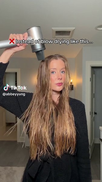 Let me know if you want a video on all of my top tips for reducing damage while blow drying! These are just 2 of the many that I think about in order to blow dry 3x a week without majorly sacrificing my hair health. #healthyhair #longhair #haircaretips