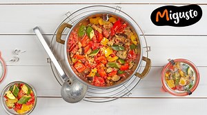 23K views · 101 reactions | Ein bisschen Provence zuhause: Ratatouille aus sonnengereiftem mediterranem Gemüse, Zwiebeln, Knoblauch, Oregano und Thymian. Hier gehts zum Rezept: https://fcld.ly/ratatouille | Migros | Facebook