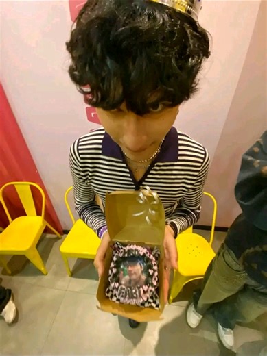 Fabi:: Me demore 5 horas osiosi vayan a leer mi fanfic chikos😳🇰🇷🫰💜: