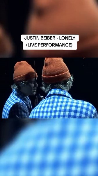 Justin Bieber Performs 'Lonely' Live at AMA's 2020