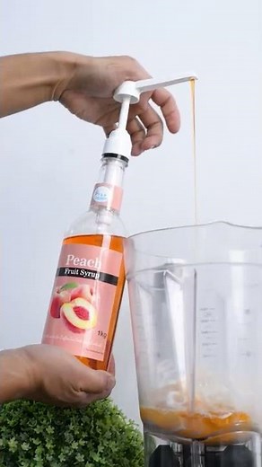 THE BEST PEACH SMOOTHIE RECIPE | HOW TO MAKE A PEACH SMOOTHIE