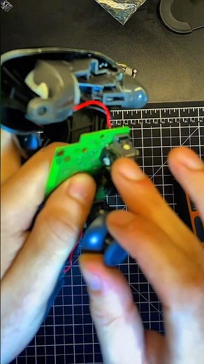 How to replace external analog sticks on a PS4 controller. 😁