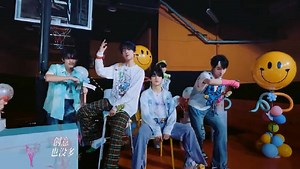 TF家族三代COVER《喜欢你》舞台 TF家族三代最新cover舞台来了！