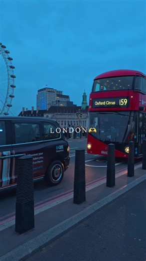 London streets = living postcards ✉️ #PostcardLondon #CapitalScenes #UrbanStreetFrames #LondonShotsDaily #CityPhotoLondon