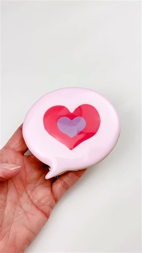 Victoria Jones | Decorated Sugar Cookies | Keller, TX on Instagram: "❤️Did you hear? We will be decorating this wet on wet heart cookie in my new in-person Valentine’s cookie decorating classes! Stay tuned, class registration will open tomorrow at noon! Cookie decorating classes in Keller Texas, cookie classes, valentines cookies, royal icing cookies, how to decorate cookies with royal icing for beginners, wet on wet, cookie designs, heart cookie, valentines, decorated cookie inspiration #cookie