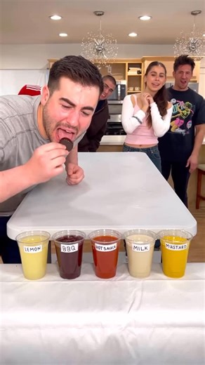 Adi Fishman Alexander on Instagram: "Oreo Cookie Roll Challenge🫣 Wait for the end"