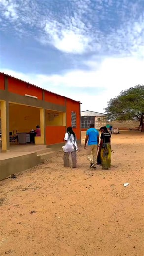 Lutte contre la malnutrition des enfants. Rouki, 😍une U-Reporter de Dori, m’emmène sur le terrain avec elle pour me faire découvrir son combat. Elle m’a impressionnée par son dynamisme.😎👏🏽👏🏽 Faut noter aussi que la malnutrition est responsable de près de la moitié des décès des enfants de moins de 5ans. | Tanya