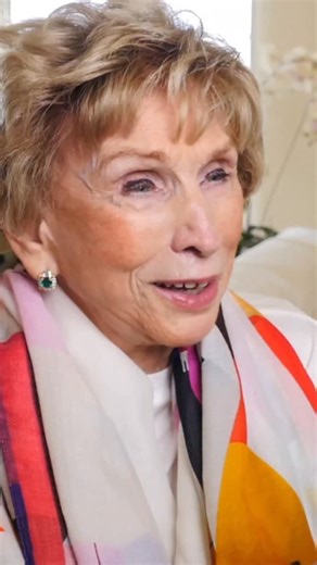 In Auschwitz her sister Magda asked her: “How do I look?” Dr. Edith Eger says that in that moment, she had a choice... Not about the circumstances. But about the words she spoke. She chose to place the emphasis on what was still beautiful. On dignity. On love. On being human. Those words carry even more weight when you know who she is. @dr.editheger survived Auschwitz, emigrated to the United States, earned her PhD in clinical psychology at fifty, went on to help thousands of people heal from tr