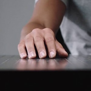 7.4K views · 13 reactions | Guarda il mouse da un’altra prospettiva. MX Vertical. | Logitech | Facebook