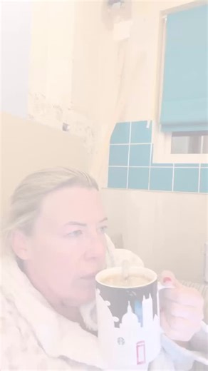 Elizabeth | Travel Business Mentor on Instagram: "I did not choose chronic illness. I did not choose fatigue, flare days, surgery days or appointments that dictate my energy. What I did choose was how I work now. I chose work that bends instead of breaking. Work that fits around physio, pain levels and recovery days. Work that does not collapse the moment my body slows down. Living with chronic illness forces you to question everything you were taught about productivity, success and worth. It te