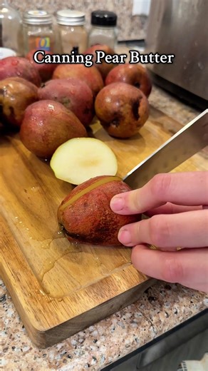 Delicious Homemade Pear Butter Recipe