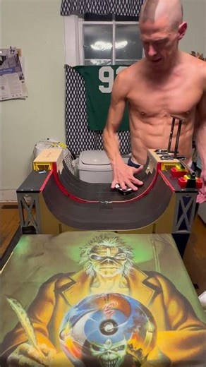 Hit the(half)pipe. Technical fingerboard tricks. Tech deck