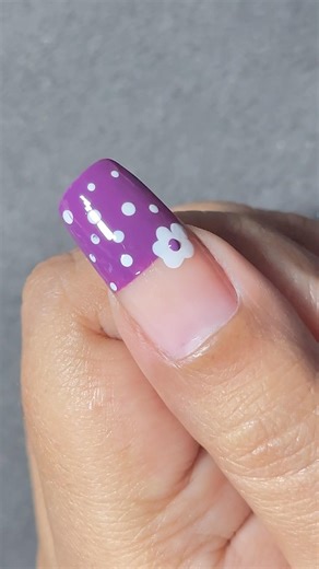 Easy nail art design for beginners #notools #nailtutorial #nailart #diynails