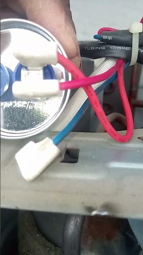 How to change an air conditioning capacitor