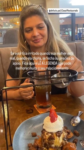 Tatiana de Fazio | Psicóloga Clínica on Instagram: "Nem todo incômodo vem do outro. Às vezes ele nasce da dificuldade de lidar com a dor de quem a gente ama. Quando uma mulher está mal, na maioria das vezes ela não está tentando provocar, cobrar ou manipular. Ela só precisa de presença, de alguém que escute de verdade e ofereça segurança emocional. A irritação costuma aparecer quando faltam recursos internos, quando ninguém ensinou como acolher sem tentar consertar, fugir ou se defender. Relacio
