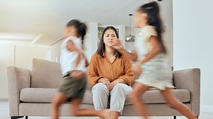 Mutter-Burnout: So erkennst du die Warnsignale & was du tun kannst