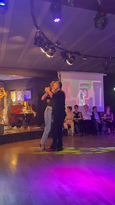 Otros Aires, tango electronico argentin, à la Milonga del Angel del Félix. Dès la deuxième chanson les spectateurs se sont levés en tango ! #Milongadelangel #otrosaires | ObjectifGard