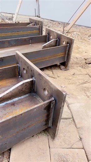 #creatorsearchinsights hbm pul ka structure nut bolt today welding kar rahe hain... #BridgeStructure #SteelBridge #BridgeFabrication #HBStructure #SteelWork #HeavyFabrication #IndustrialWork #WeldingWork #Engineering