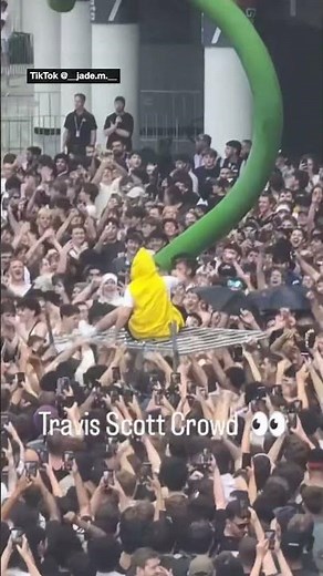 Chaos at Travis Scott Melbourne concert before show starts